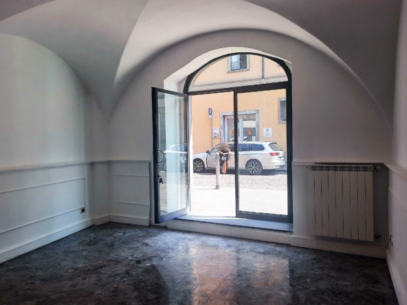 I10 negozio borgo santa caterina 1.1