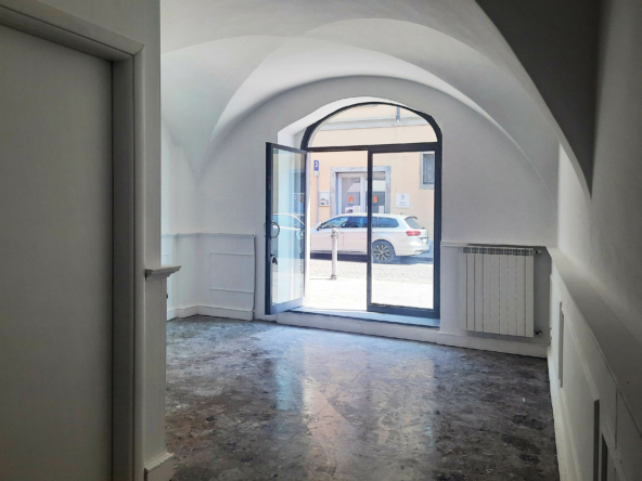 I10 negozio borgo santa caterina 1.6