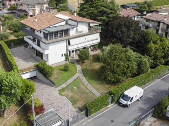 Dall'Alto fronte est